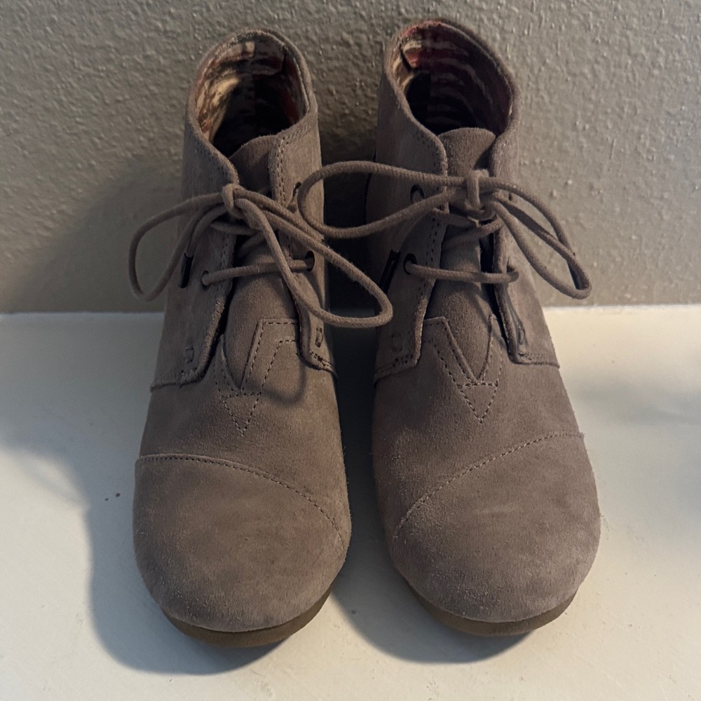 Tom’s Women’s Suede Lace-Up Boots - taupe